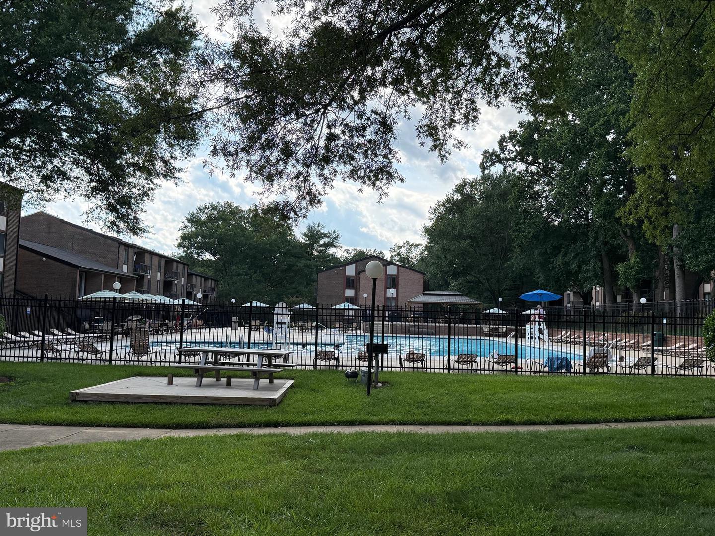 9711 KINGS CROWN CT #101, FAIRFAX, Virginia 22031, 2 Bedrooms Bedrooms, ,2 BathroomsBathrooms,Residential,For sale,9711 KINGS CROWN CT #101,VAFX2250108 MLS # VAFX2250108