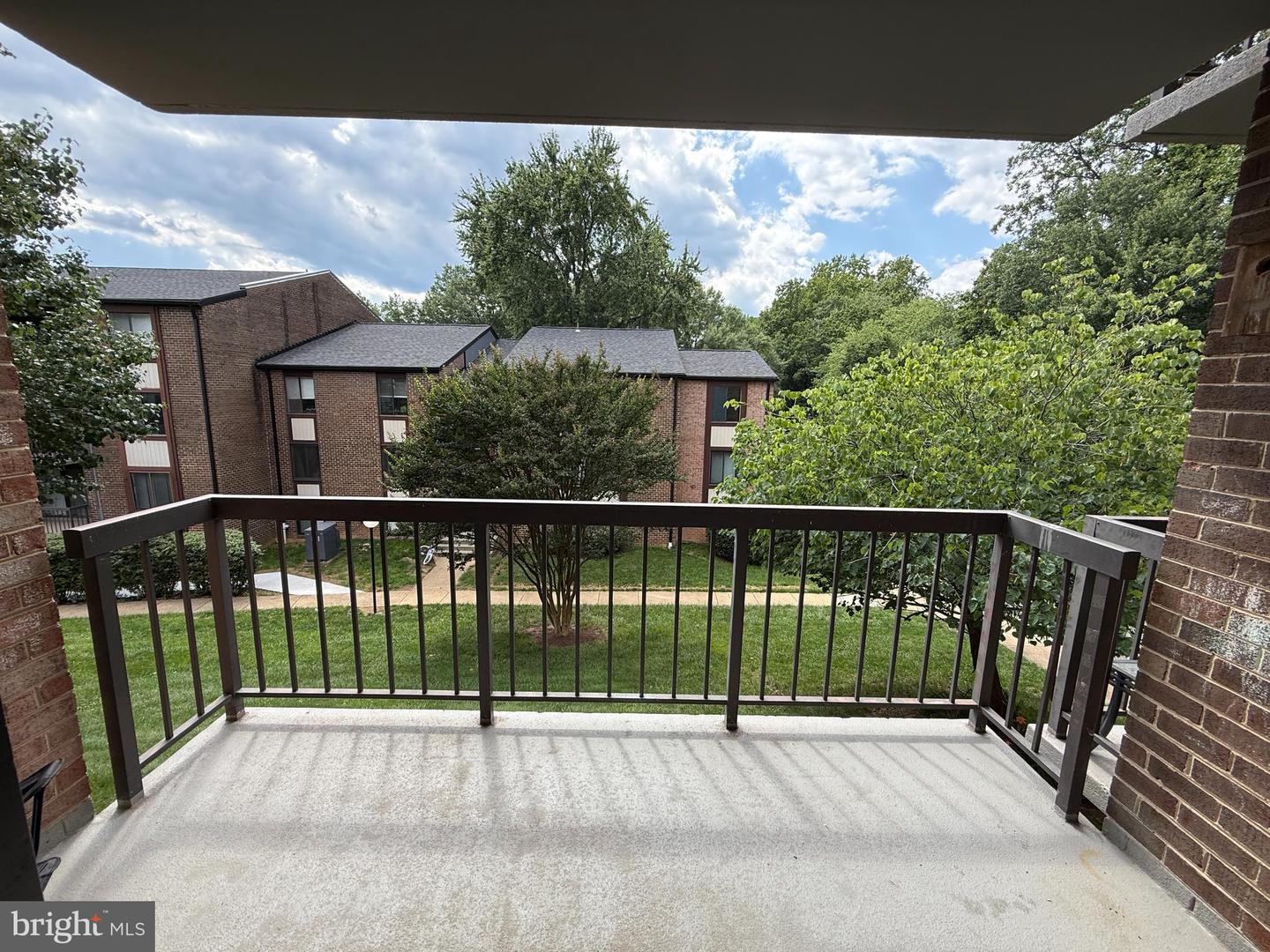 9711 KINGS CROWN CT #101, FAIRFAX, Virginia 22031, 2 Bedrooms Bedrooms, ,2 BathroomsBathrooms,Residential,For sale,9711 KINGS CROWN CT #101,VAFX2250108 MLS # VAFX2250108