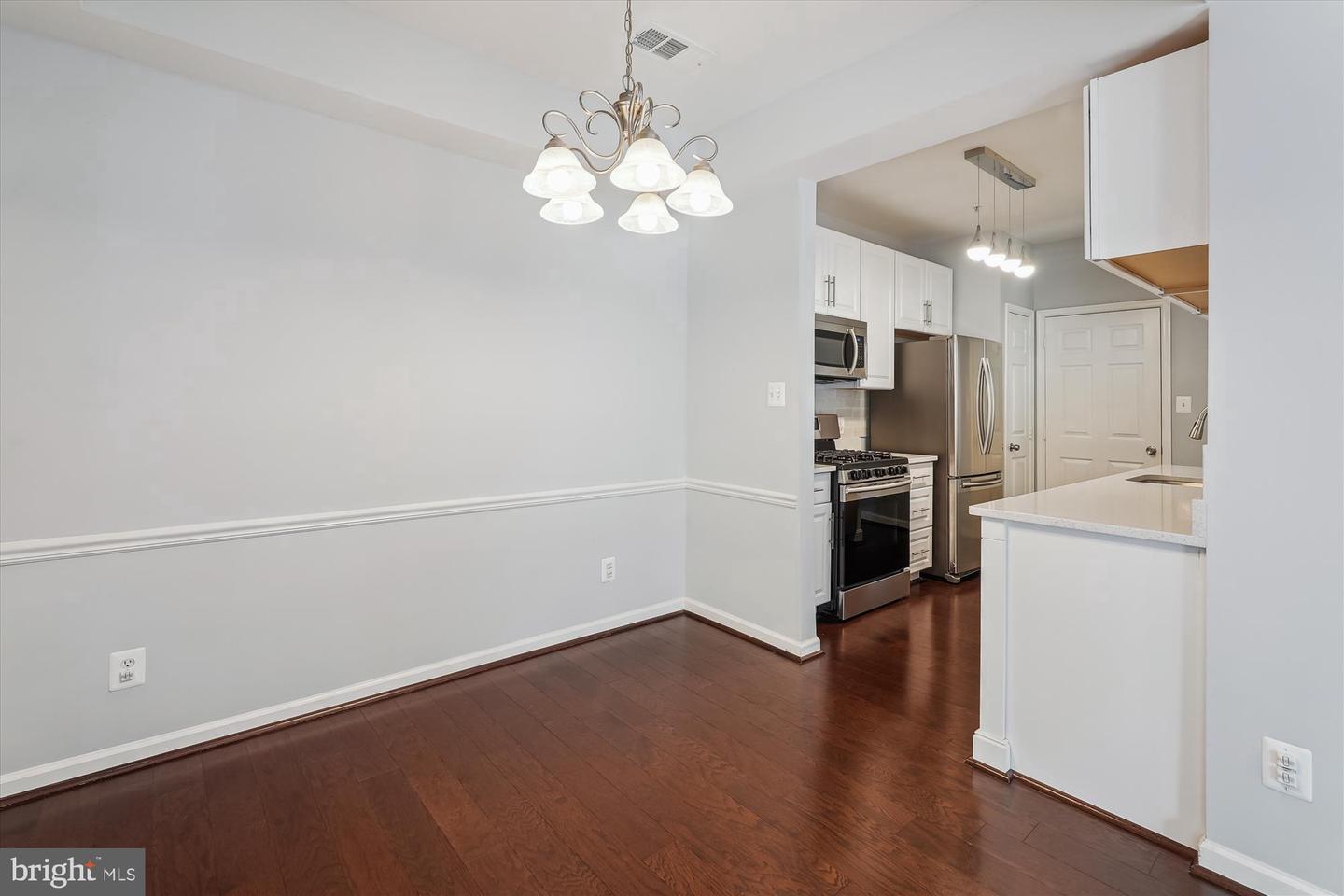 46588 DRYSDALE TER #203, STERLING, Virginia 20165, 2 Bedrooms Bedrooms, ,2 BathroomsBathrooms,Residential,For sale,46588 DRYSDALE TER #203,VALO2100372 MLS # VALO2100372