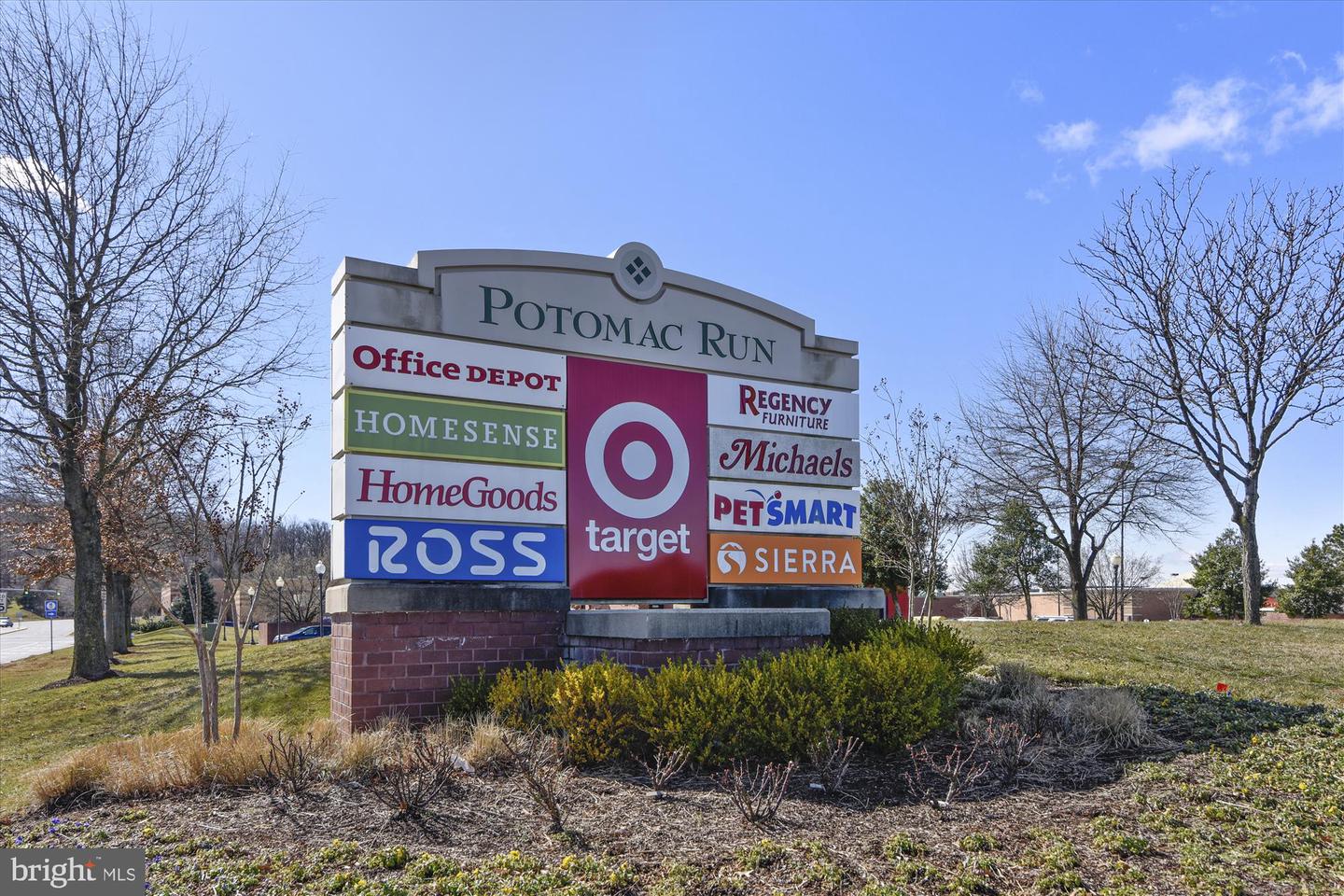 46588 DRYSDALE TER #203, STERLING, Virginia 20165, 2 Bedrooms Bedrooms, ,2 BathroomsBathrooms,Residential,For sale,46588 DRYSDALE TER #203,VALO2100372 MLS # VALO2100372