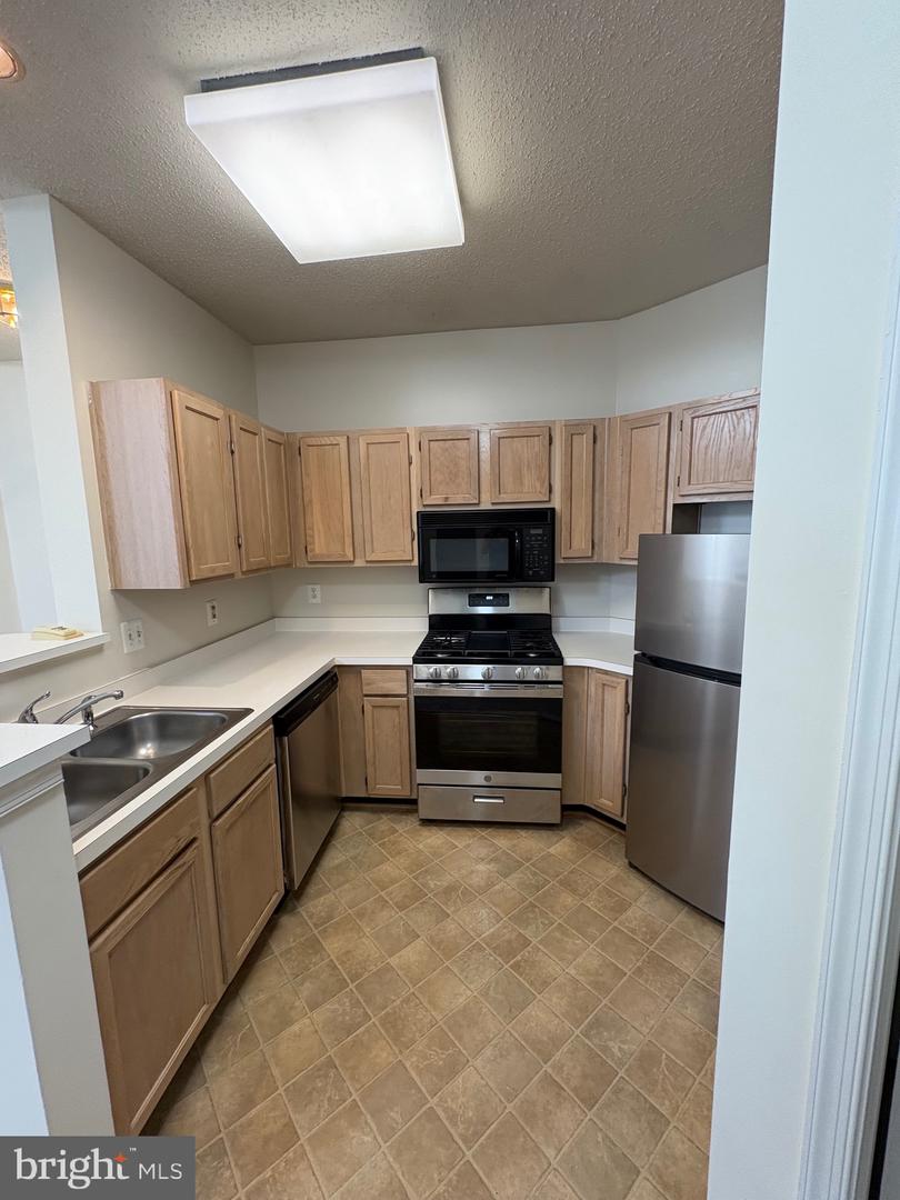 6005 ROSEBUD LN #304, CENTREVILLE, Virginia 20121, 1 Bedroom Bedrooms, ,1 BathroomBathrooms,Residential,For sale,6005 ROSEBUD LN #304,VAFX2250130 MLS # VAFX2250130