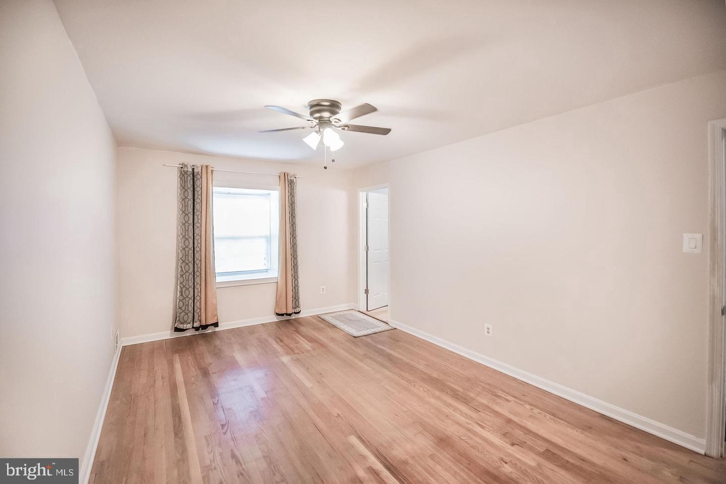 6611 ROSECROFT PL, FALLS CHURCH, Virginia 22043, 3 Bedrooms Bedrooms, ,3 BathroomsBathrooms,Residential,For sale,6611 ROSECROFT PL,VAFX2250014 MLS # VAFX2250014