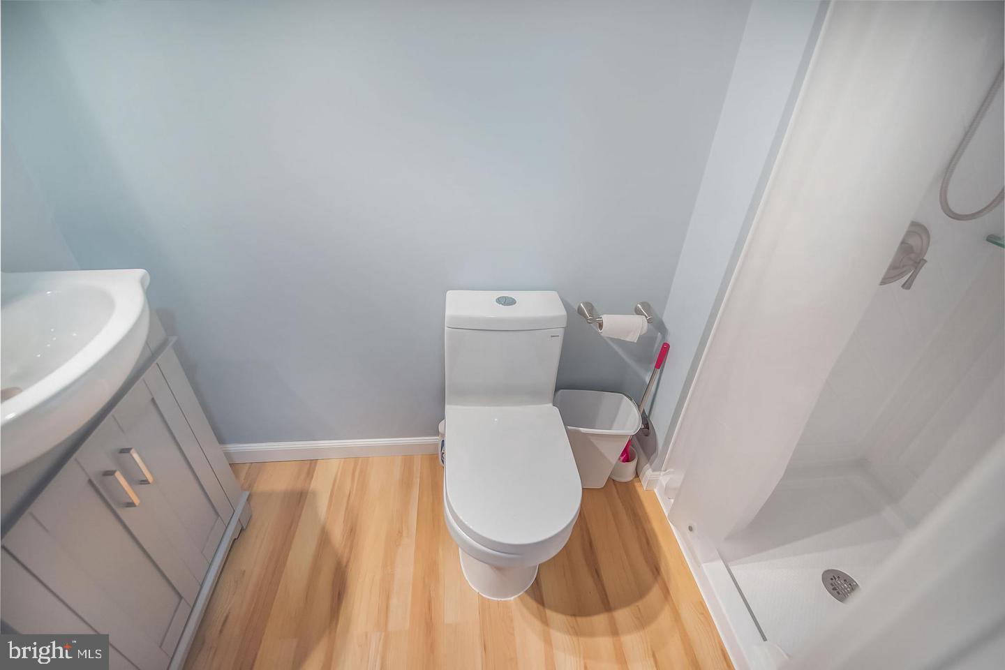 6611 ROSECROFT PL, FALLS CHURCH, Virginia 22043, 3 Bedrooms Bedrooms, ,3 BathroomsBathrooms,Residential,For sale,6611 ROSECROFT PL,VAFX2250014 MLS # VAFX2250014