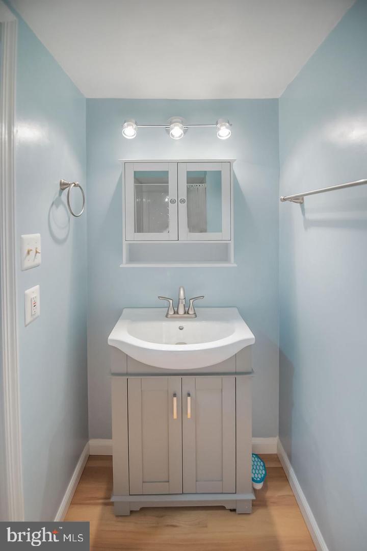 6611 ROSECROFT PL, FALLS CHURCH, Virginia 22043, 3 Bedrooms Bedrooms, ,3 BathroomsBathrooms,Residential,For sale,6611 ROSECROFT PL,VAFX2250014 MLS # VAFX2250014