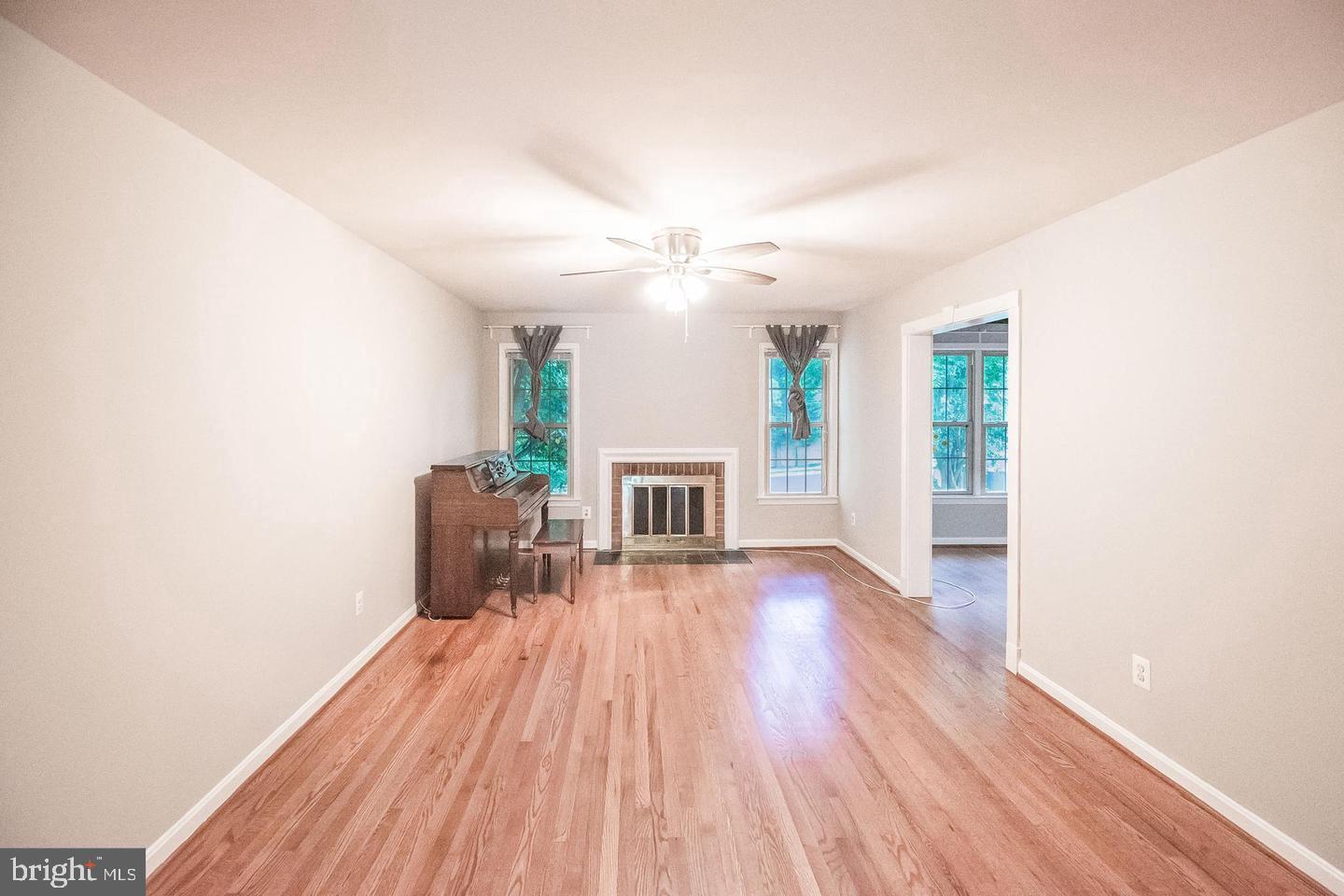 6611 ROSECROFT PL, FALLS CHURCH, Virginia 22043, 3 Bedrooms Bedrooms, ,3 BathroomsBathrooms,Residential,For sale,6611 ROSECROFT PL,VAFX2250014 MLS # VAFX2250014