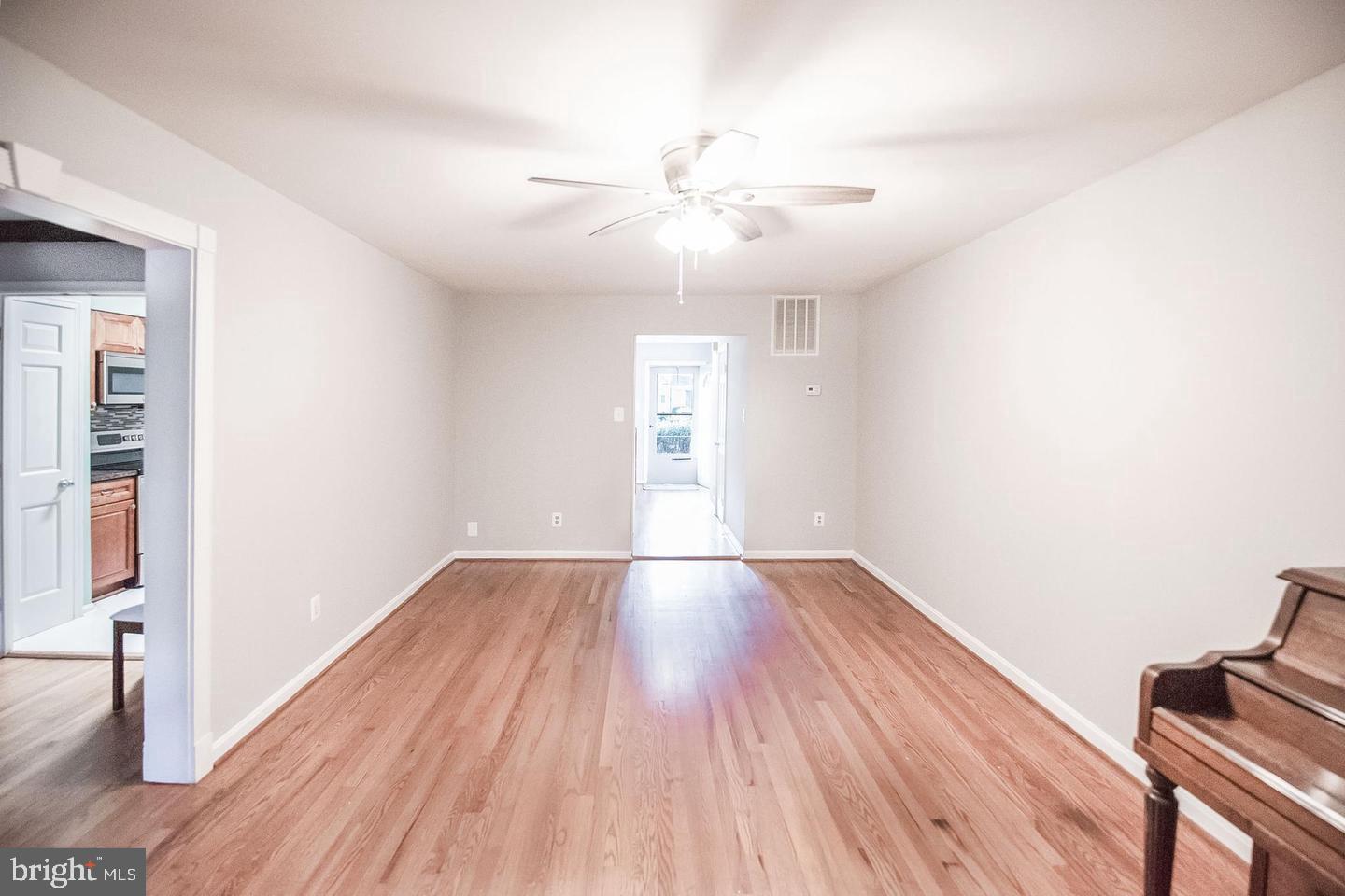 6611 ROSECROFT PL, FALLS CHURCH, Virginia 22043, 3 Bedrooms Bedrooms, ,3 BathroomsBathrooms,Residential,For sale,6611 ROSECROFT PL,VAFX2250014 MLS # VAFX2250014