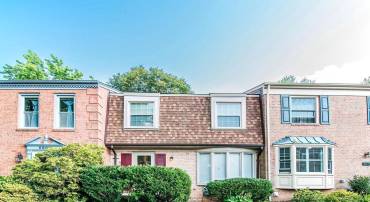 6611 ROSECROFT PL, FALLS CHURCH, Virginia 22043, 3 Bedrooms Bedrooms, ,3 BathroomsBathrooms,Residential,For sale,6611 ROSECROFT PL,VAFX2250014 MLS # VAFX2250014