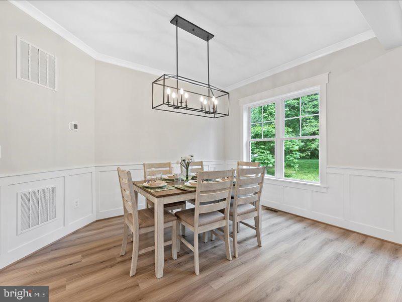 11433 POPES HEAD RD, FAIRFAX, Virginia 22030, 5 Bedrooms Bedrooms, ,3 BathroomsBathrooms,Residential,For sale,11433 POPES HEAD RD,VAFX2250024 MLS # VAFX2250024