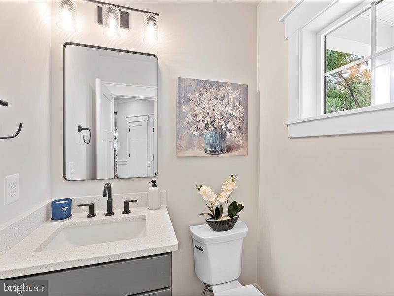 11433 POPES HEAD RD, FAIRFAX, Virginia 22030, 5 Bedrooms Bedrooms, ,3 BathroomsBathrooms,Residential,For sale,11433 POPES HEAD RD,VAFX2250024 MLS # VAFX2250024