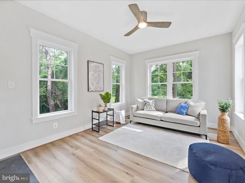 11433 POPES HEAD RD, FAIRFAX, Virginia 22030, 5 Bedrooms Bedrooms, ,3 BathroomsBathrooms,Residential,For sale,11433 POPES HEAD RD,VAFX2250024 MLS # VAFX2250024