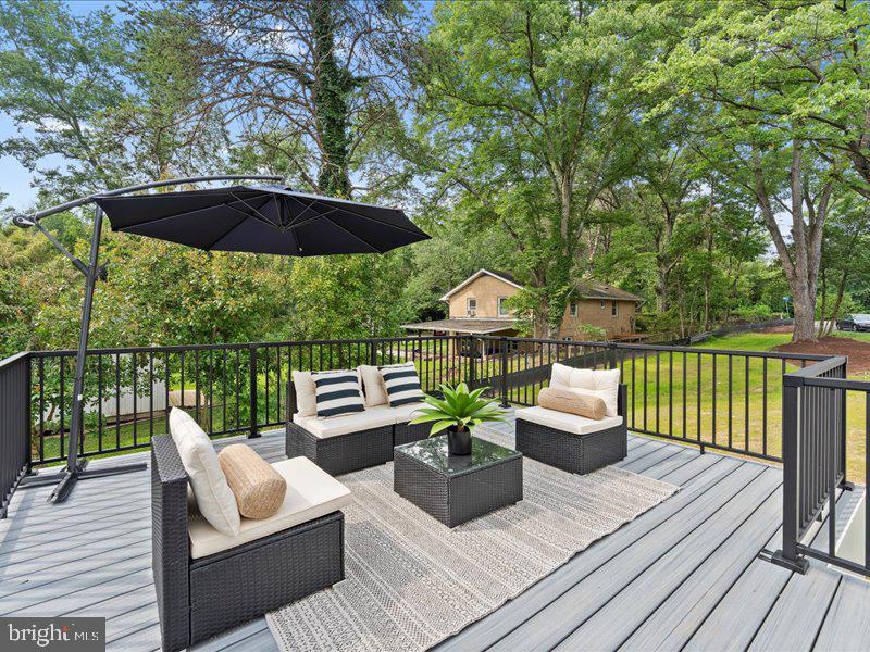 11433 POPES HEAD RD, FAIRFAX, Virginia 22030, 5 Bedrooms Bedrooms, ,3 BathroomsBathrooms,Residential,For sale,11433 POPES HEAD RD,VAFX2250024 MLS # VAFX2250024