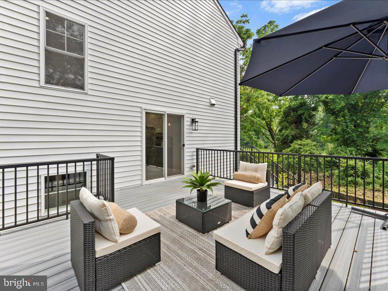 11433 POPES HEAD RD, FAIRFAX, Virginia 22030, 5 Bedrooms Bedrooms, ,3 BathroomsBathrooms,Residential,For sale,11433 POPES HEAD RD,VAFX2250024 MLS # VAFX2250024