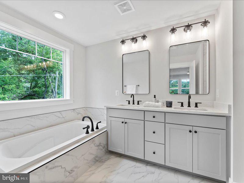 11433 POPES HEAD RD, FAIRFAX, Virginia 22030, 5 Bedrooms Bedrooms, ,3 BathroomsBathrooms,Residential,For sale,11433 POPES HEAD RD,VAFX2250024 MLS # VAFX2250024