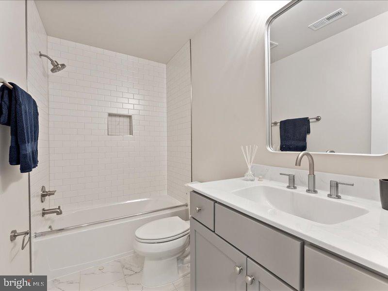 11433 POPES HEAD RD, FAIRFAX, Virginia 22030, 5 Bedrooms Bedrooms, ,3 BathroomsBathrooms,Residential,For sale,11433 POPES HEAD RD,VAFX2250024 MLS # VAFX2250024