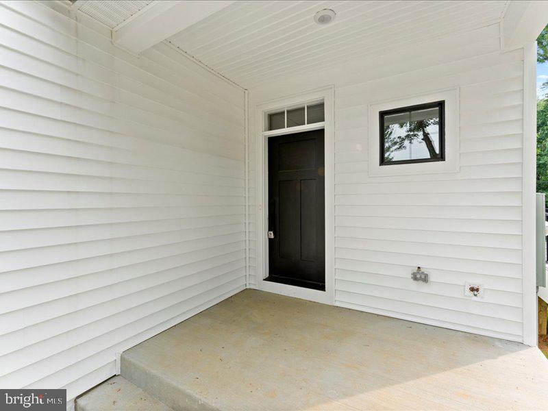 11433 POPES HEAD RD, FAIRFAX, Virginia 22030, 5 Bedrooms Bedrooms, ,3 BathroomsBathrooms,Residential,For sale,11433 POPES HEAD RD,VAFX2250024 MLS # VAFX2250024