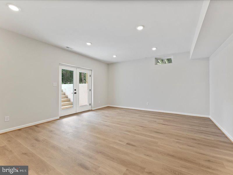 11433 POPES HEAD RD, FAIRFAX, Virginia 22030, 5 Bedrooms Bedrooms, ,3 BathroomsBathrooms,Residential,For sale,11433 POPES HEAD RD,VAFX2250024 MLS # VAFX2250024