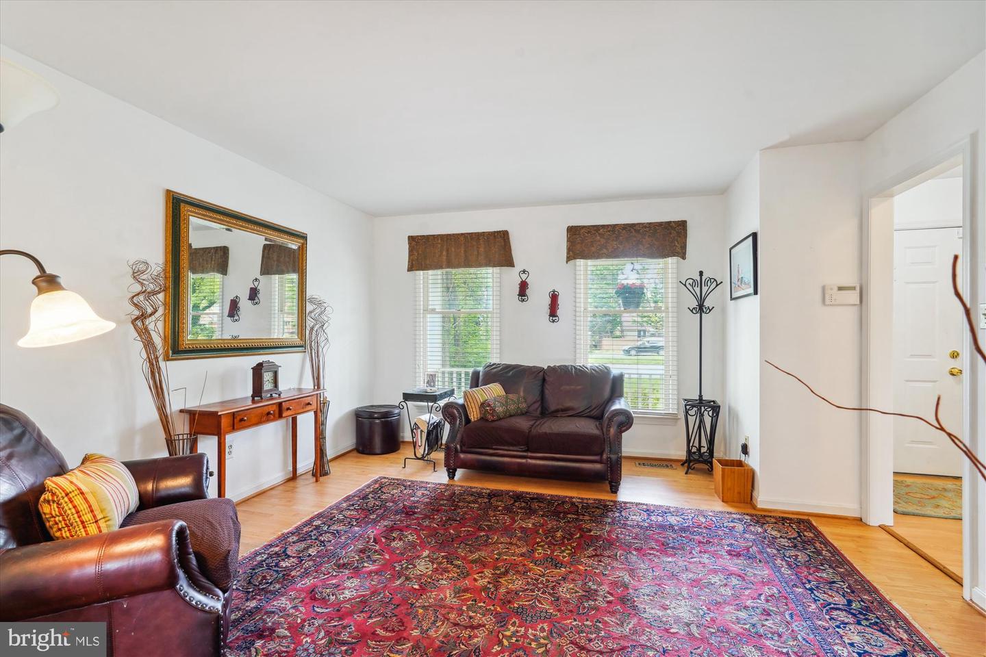 2915 CHAIN BRIDGE RD, OAKTON, Virginia 22124, 4 Bedrooms Bedrooms, ,3 BathroomsBathrooms,Residential,For sale,2915 CHAIN BRIDGE RD,VAFX2235472 MLS # VAFX2235472