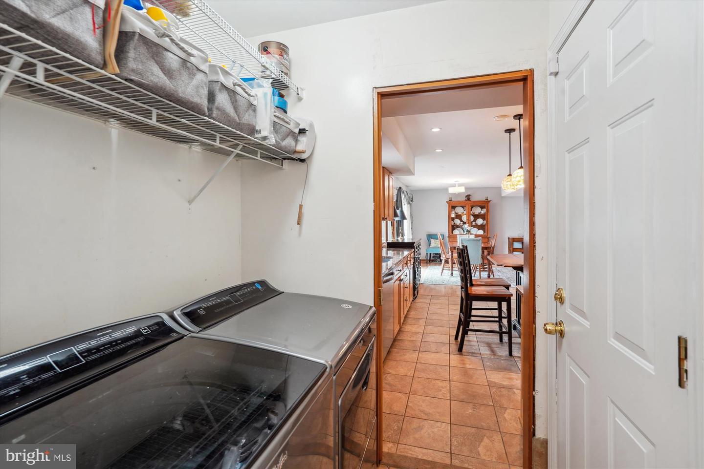 2915 CHAIN BRIDGE RD, OAKTON, Virginia 22124, 4 Bedrooms Bedrooms, ,3 BathroomsBathrooms,Residential,For sale,2915 CHAIN BRIDGE RD,VAFX2235472 MLS # VAFX2235472