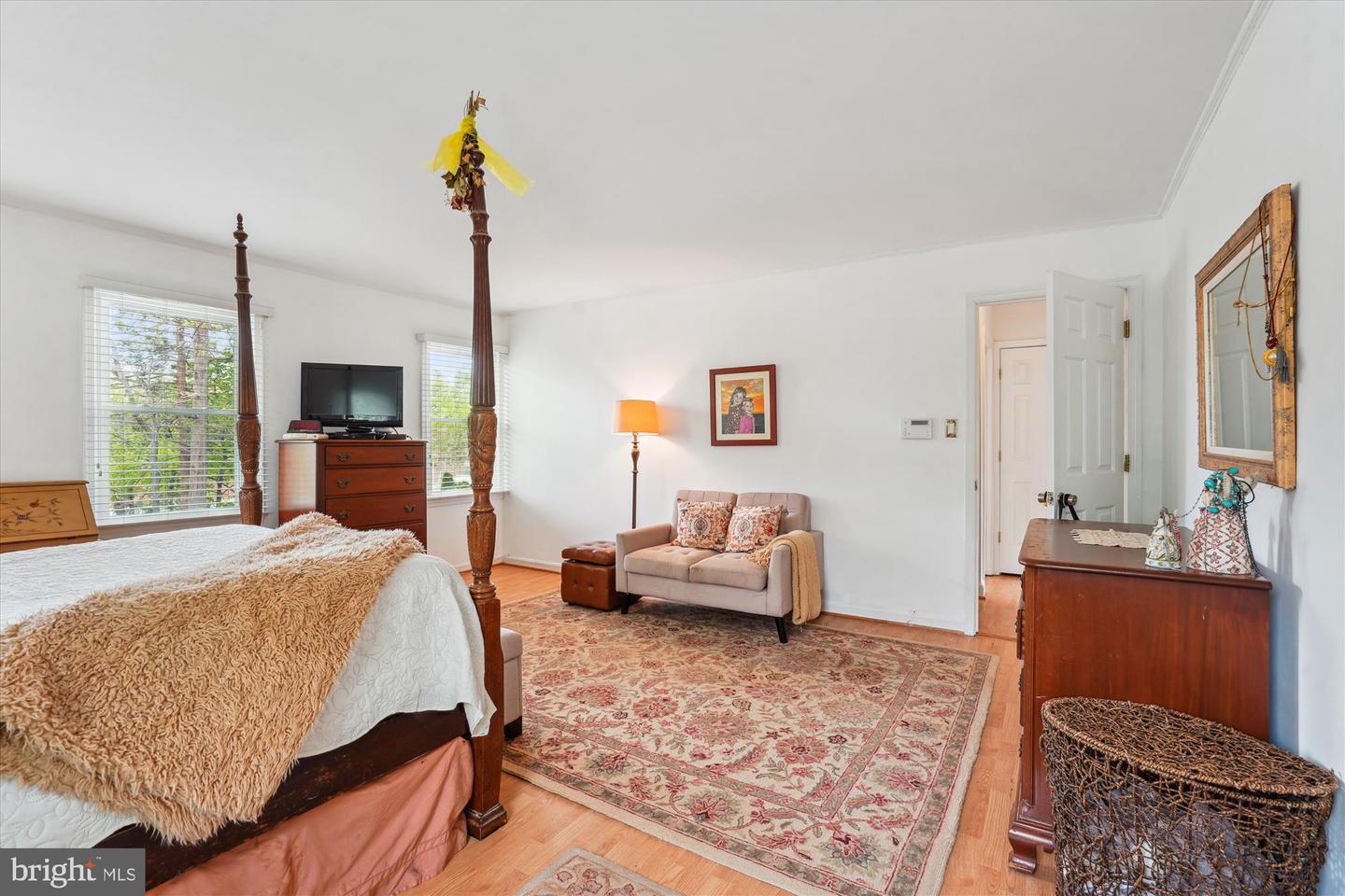 2915 CHAIN BRIDGE RD, OAKTON, Virginia 22124, 4 Bedrooms Bedrooms, ,3 BathroomsBathrooms,Residential,For sale,2915 CHAIN BRIDGE RD,VAFX2235472 MLS # VAFX2235472