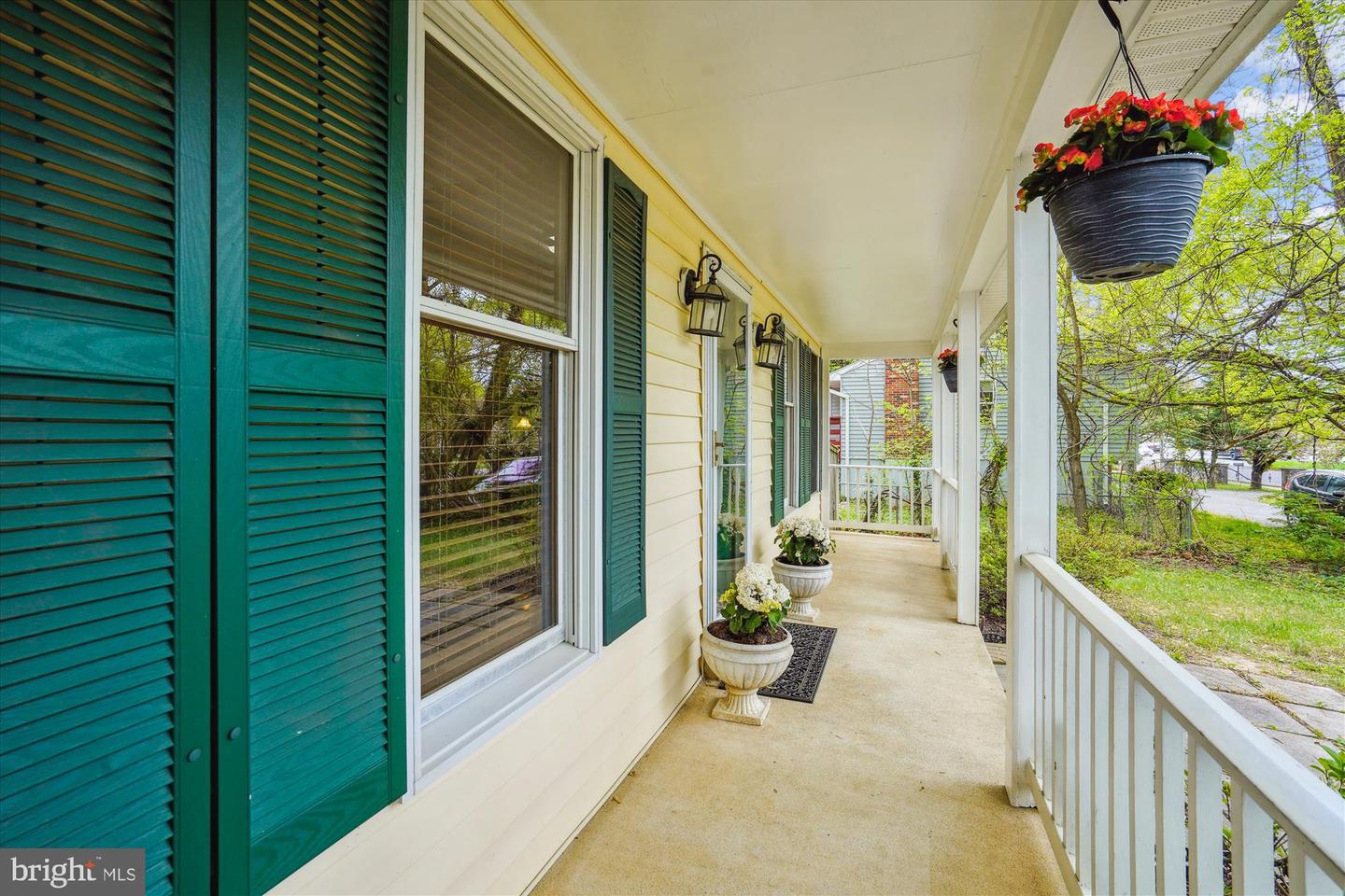 2915 CHAIN BRIDGE RD, OAKTON, Virginia 22124, 4 Bedrooms Bedrooms, ,3 BathroomsBathrooms,Residential,For sale,2915 CHAIN BRIDGE RD,VAFX2235472 MLS # VAFX2235472
