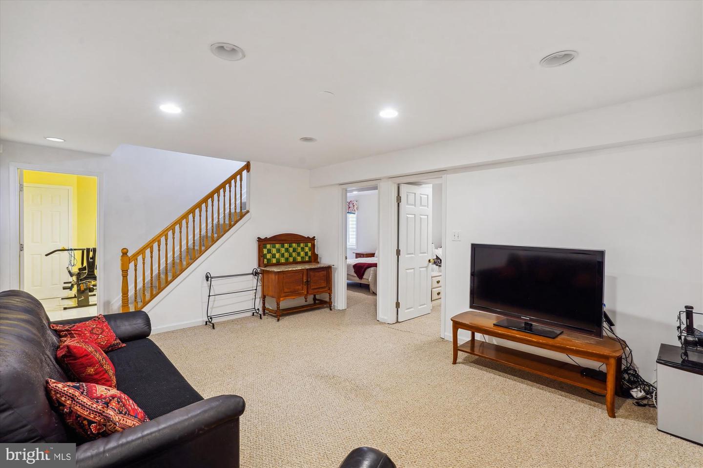2915 CHAIN BRIDGE RD, OAKTON, Virginia 22124, 4 Bedrooms Bedrooms, ,3 BathroomsBathrooms,Residential,For sale,2915 CHAIN BRIDGE RD,VAFX2235472 MLS # VAFX2235472