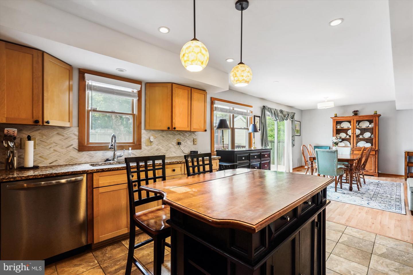 2915 CHAIN BRIDGE RD, OAKTON, Virginia 22124, 4 Bedrooms Bedrooms, ,3 BathroomsBathrooms,Residential,For sale,2915 CHAIN BRIDGE RD,VAFX2235472 MLS # VAFX2235472