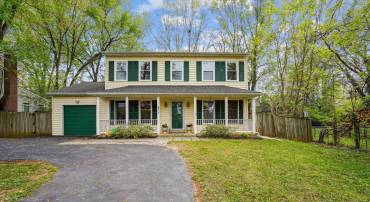2915 CHAIN BRIDGE RD, OAKTON, Virginia 22124, 4 Bedrooms Bedrooms, ,3 BathroomsBathrooms,Residential,For sale,2915 CHAIN BRIDGE RD,VAFX2235472 MLS # VAFX2235472