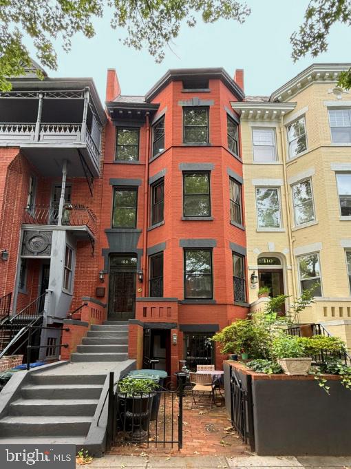 108 3RD ST NE, WASHINGTON, District Of Columbia 20002, 6 Bedrooms Bedrooms, 15 Rooms Rooms,3 BathroomsBathrooms,Residential,For sale,108 3RD ST NE,DCDC2200294 MLS # DCDC2200294