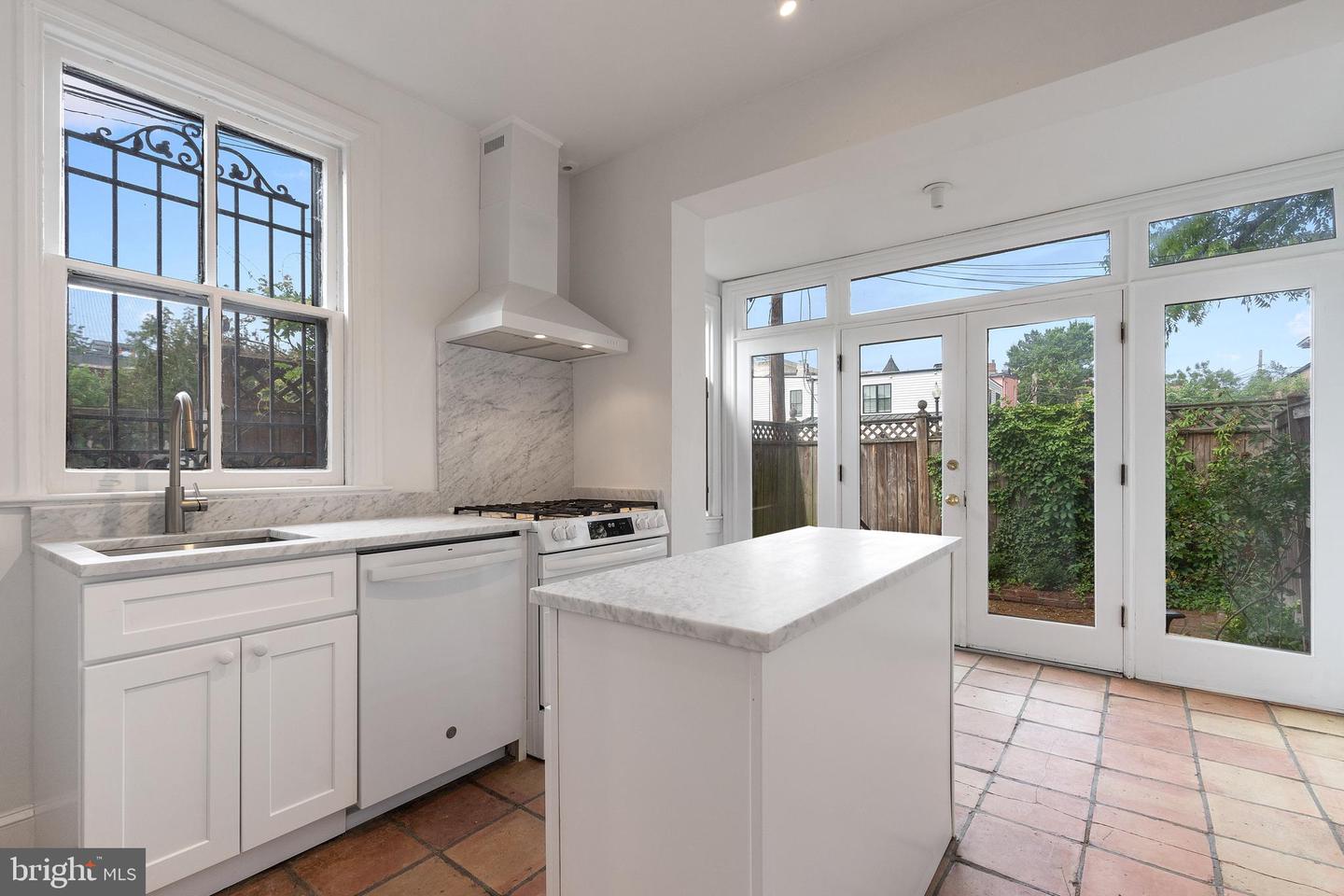 108 3RD ST NE, WASHINGTON, District Of Columbia 20002, 6 Bedrooms Bedrooms, 15 Rooms Rooms,3 BathroomsBathrooms,Residential,For sale,108 3RD ST NE,DCDC2200294 MLS # DCDC2200294