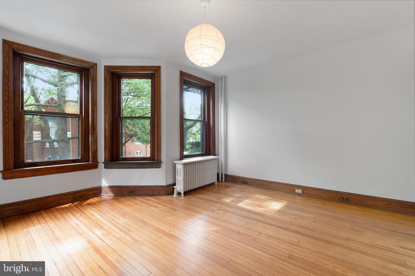 108 3RD ST NE, WASHINGTON, District Of Columbia 20002, 6 Bedrooms Bedrooms, 15 Rooms Rooms,3 BathroomsBathrooms,Residential,For sale,108 3RD ST NE,DCDC2200294 MLS # DCDC2200294
