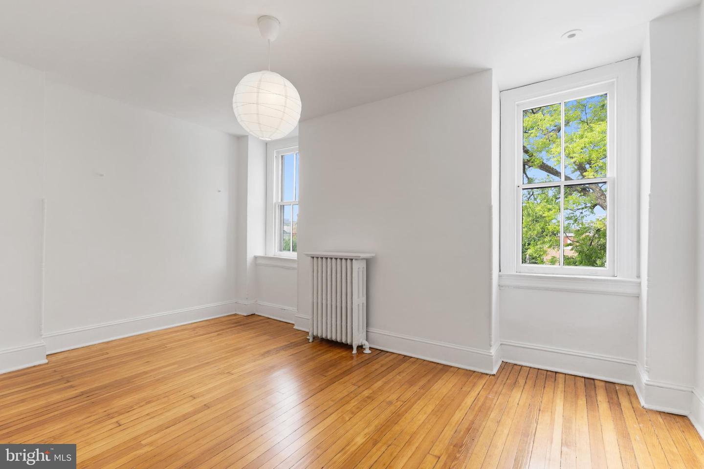 108 3RD ST NE, WASHINGTON, District Of Columbia 20002, 6 Bedrooms Bedrooms, 15 Rooms Rooms,3 BathroomsBathrooms,Residential,For sale,108 3RD ST NE,DCDC2200294 MLS # DCDC2200294