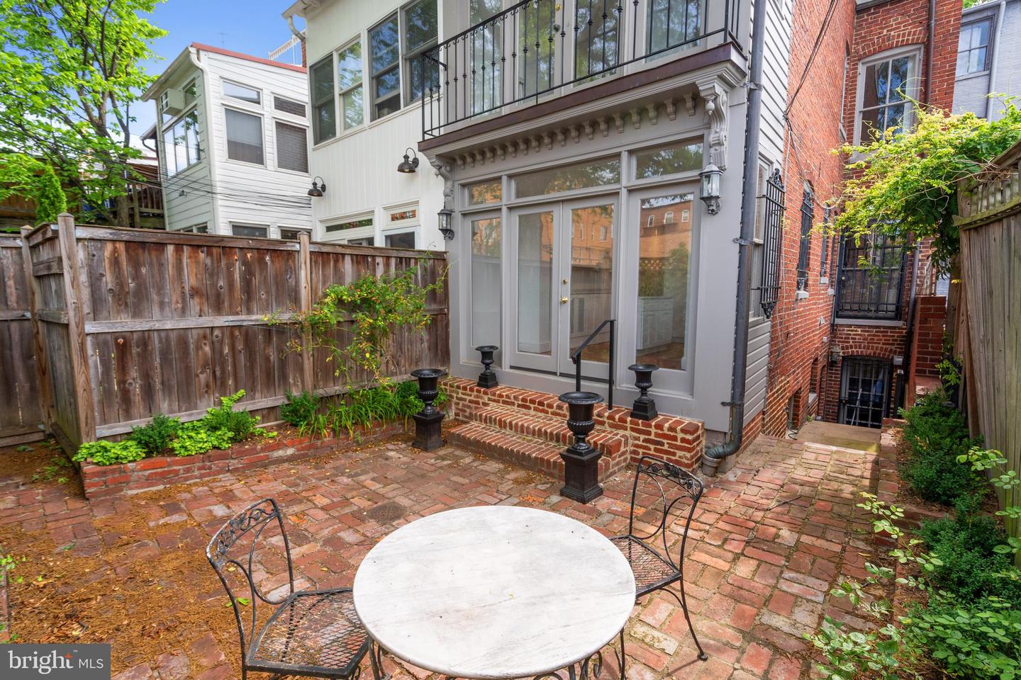 108 3RD ST NE, WASHINGTON, District Of Columbia 20002, 6 Bedrooms Bedrooms, 15 Rooms Rooms,3 BathroomsBathrooms,Residential,For sale,108 3RD ST NE,DCDC2200294 MLS # DCDC2200294