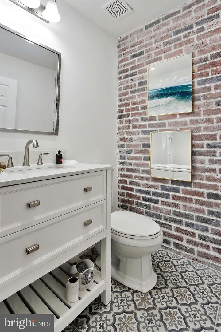 1133 46TH ST SE, WASHINGTON, District Of Columbia 20019, 5 Bedrooms Bedrooms, ,4 BathroomsBathrooms,Residential,For sale,1133 46TH ST SE,DCDC2206798 MLS # DCDC2206798