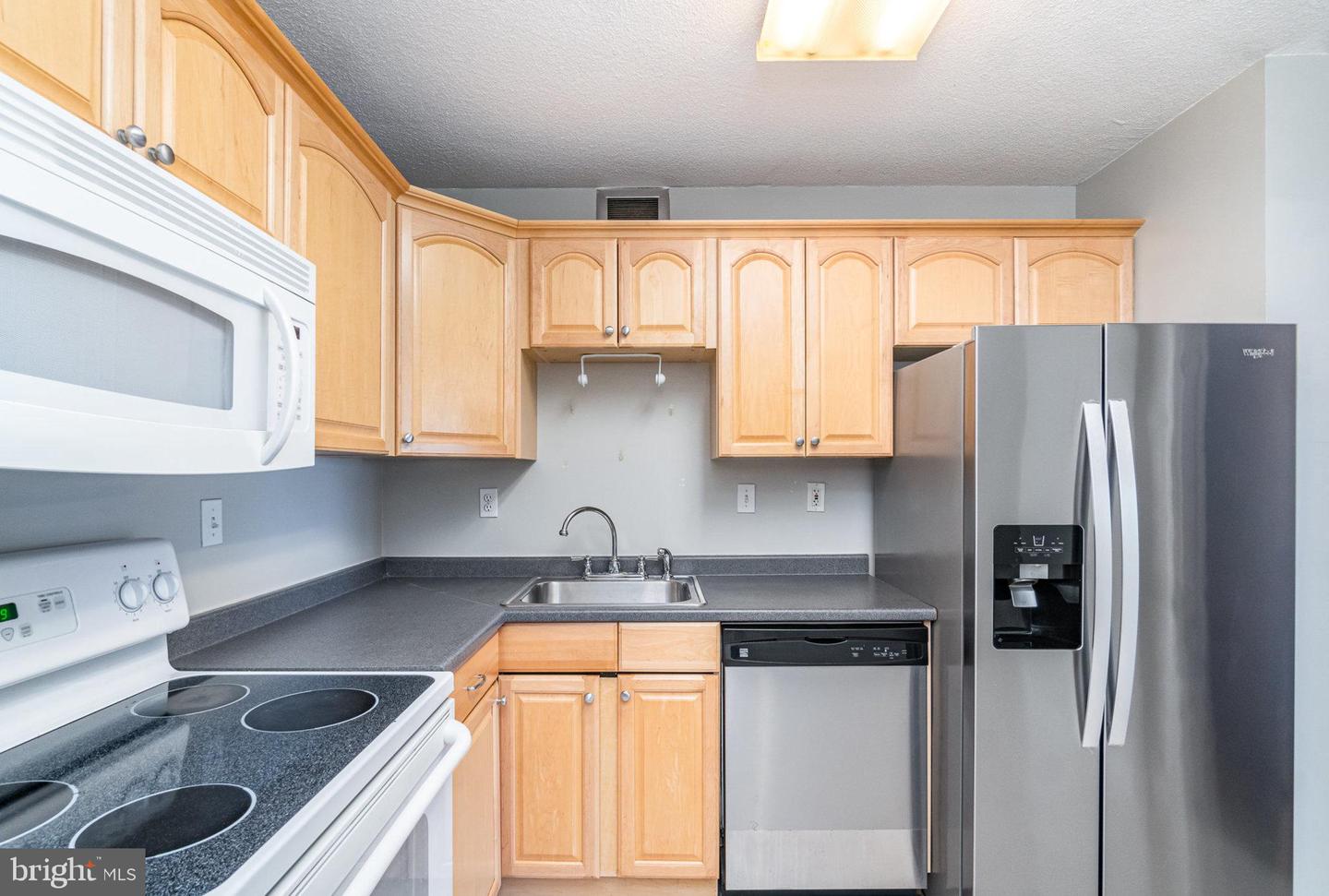 307 YOAKUM PKWY #716, ALEXANDRIA, Virginia 22304, 1 Bedroom Bedrooms, ,1 BathroomBathrooms,Residential,For sale,307 YOAKUM PKWY #716,VAAX2046824 MLS # VAAX2046824