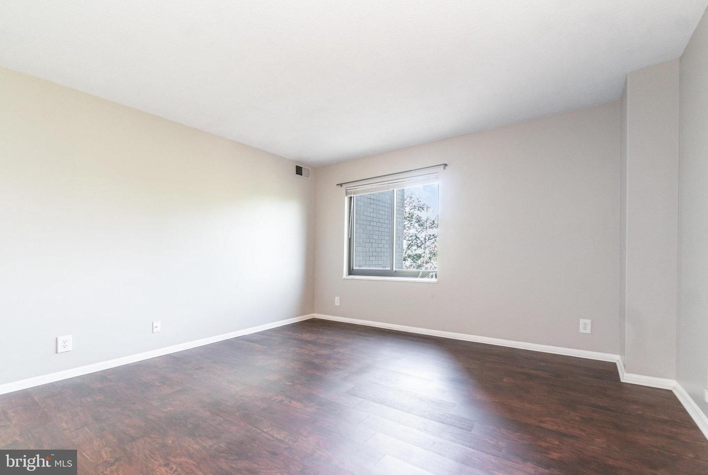 307 YOAKUM PKWY #716, ALEXANDRIA, Virginia 22304, 1 Bedroom Bedrooms, ,1 BathroomBathrooms,Residential,For sale,307 YOAKUM PKWY #716,VAAX2046824 MLS # VAAX2046824