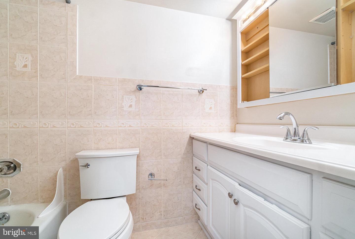 307 YOAKUM PKWY #716, ALEXANDRIA, Virginia 22304, 1 Bedroom Bedrooms, ,1 BathroomBathrooms,Residential,For sale,307 YOAKUM PKWY #716,VAAX2046824 MLS # VAAX2046824