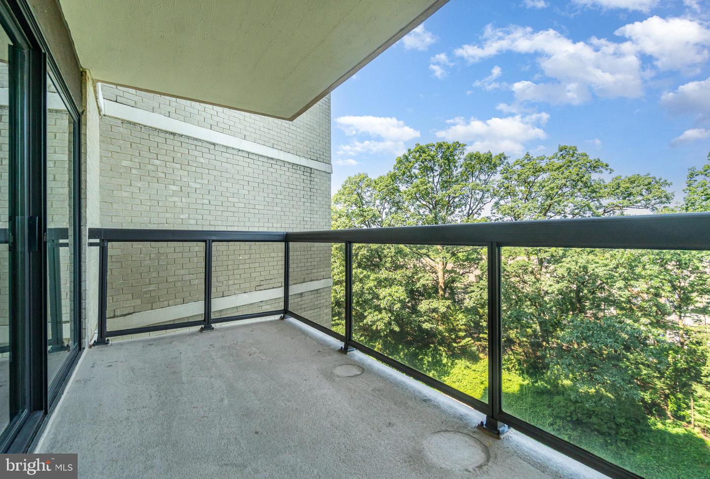 307 YOAKUM PKWY #716, ALEXANDRIA, Virginia 22304, 1 Bedroom Bedrooms, ,1 BathroomBathrooms,Residential,For sale,307 YOAKUM PKWY #716,VAAX2046824 MLS # VAAX2046824