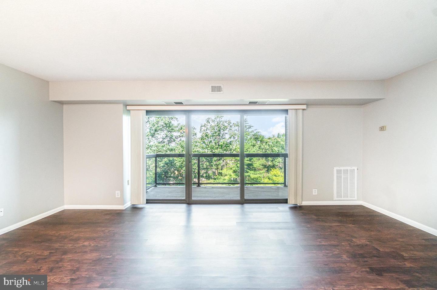 307 YOAKUM PKWY #716, ALEXANDRIA, Virginia 22304, 1 Bedroom Bedrooms, ,1 BathroomBathrooms,Residential,For sale,307 YOAKUM PKWY #716,VAAX2046824 MLS # VAAX2046824