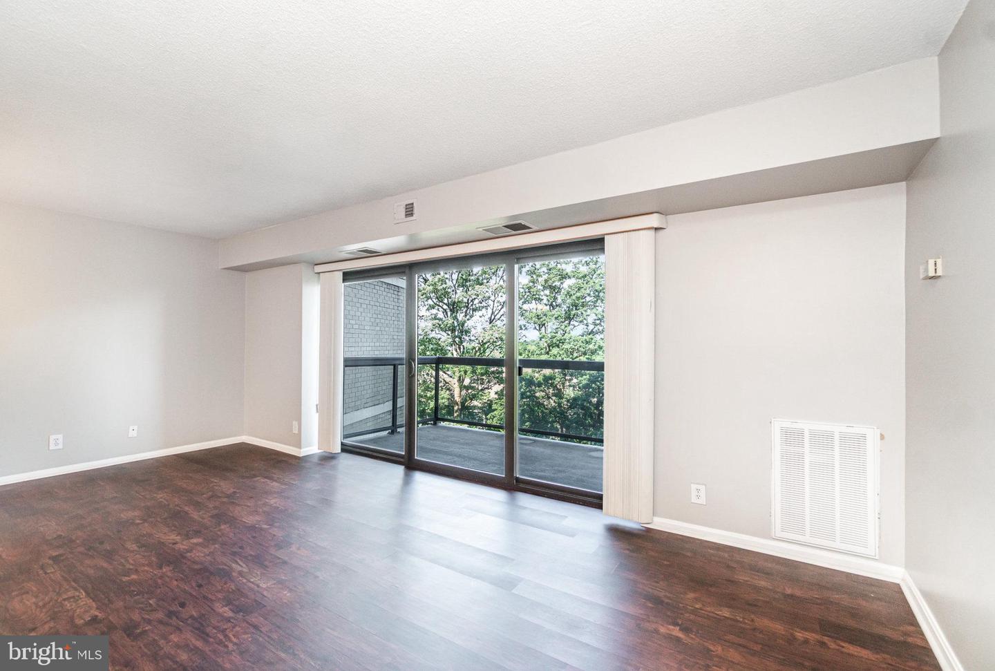 307 YOAKUM PKWY #716, ALEXANDRIA, Virginia 22304, 1 Bedroom Bedrooms, ,1 BathroomBathrooms,Residential,For sale,307 YOAKUM PKWY #716,VAAX2046824 MLS # VAAX2046824