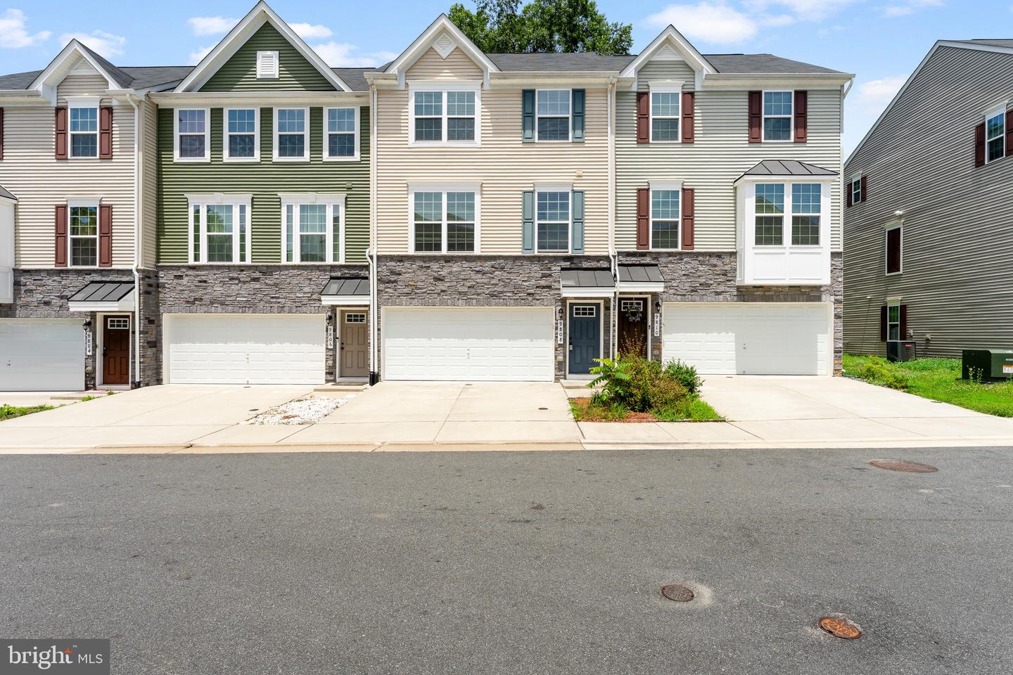9808 CEDARMASS CIR, FREDERICKSBURG, Virginia 22408, 3 Bedrooms Bedrooms, ,2 BathroomsBathrooms,Residential,For sale,9808 CEDARMASS CIR,VASP2034174 MLS # VASP2034174