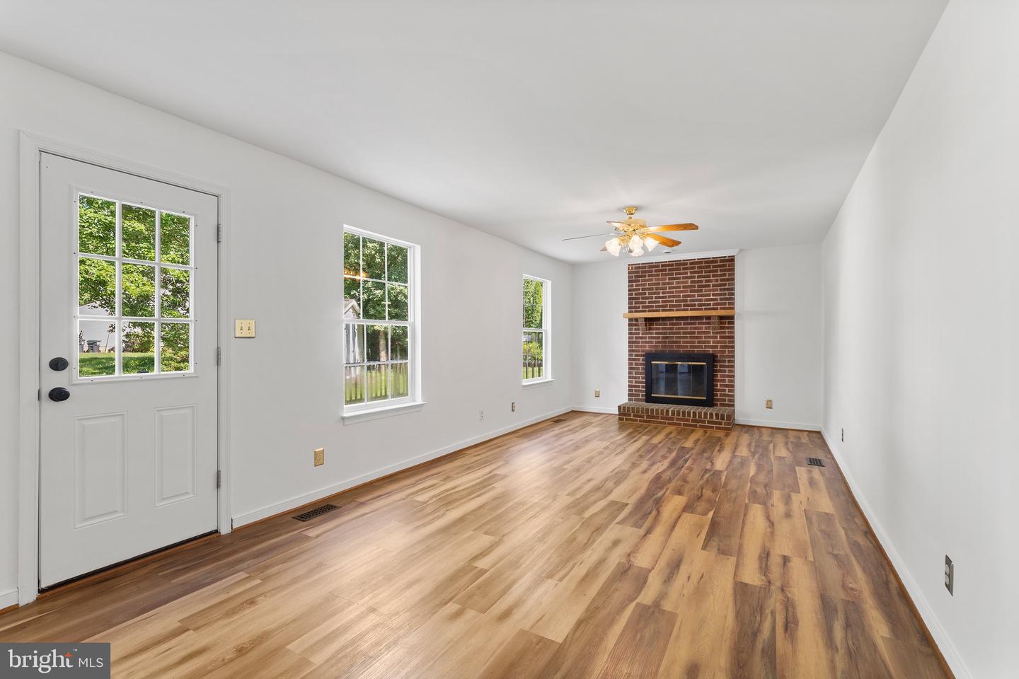 27 BROWN CIR, FREDERICKSBURG, Virginia 22405, 4 Bedrooms Bedrooms, ,2 BathroomsBathrooms,Residential,For sale,27 BROWN CIR,VAST2040150 MLS # VAST2040150