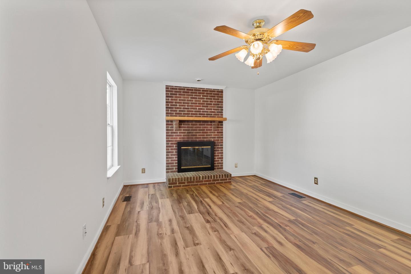 27 BROWN CIR, FREDERICKSBURG, Virginia 22405, 4 Bedrooms Bedrooms, ,2 BathroomsBathrooms,Residential,For sale,27 BROWN CIR,VAST2040150 MLS # VAST2040150