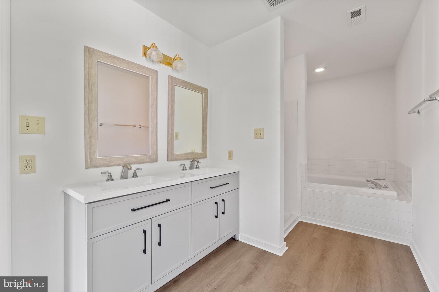 27 BROWN CIR, FREDERICKSBURG, Virginia 22405, 4 Bedrooms Bedrooms, ,2 BathroomsBathrooms,Residential,For sale,27 BROWN CIR,VAST2040150 MLS # VAST2040150