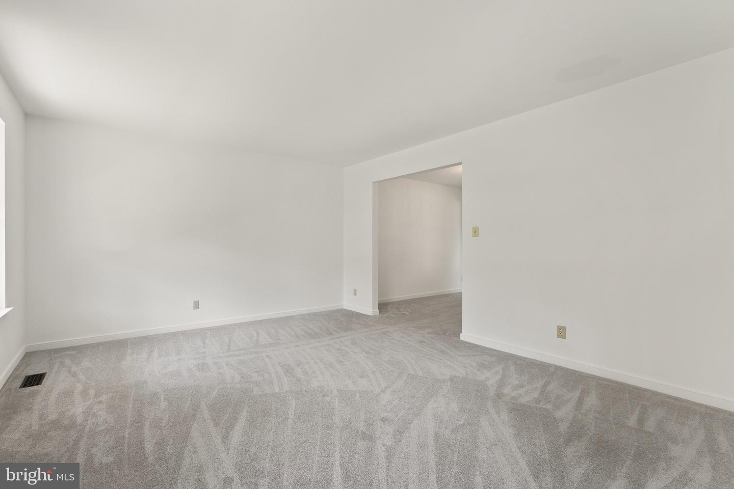 27 BROWN CIR, FREDERICKSBURG, Virginia 22405, 4 Bedrooms Bedrooms, ,2 BathroomsBathrooms,Residential,For sale,27 BROWN CIR,VAST2040150 MLS # VAST2040150