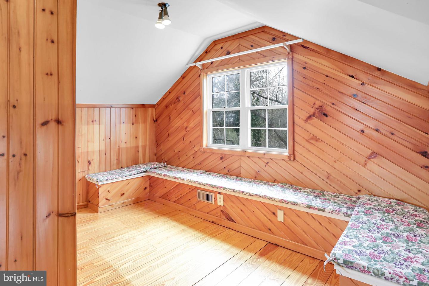 329 OLD BRIDGE RD, AMISSVILLE, Virginia 20106, 4 Bedrooms Bedrooms, ,3 BathroomsBathrooms,Residential,For sale,329 OLD BRIDGE RD,VACU2010876 MLS # VACU2010876