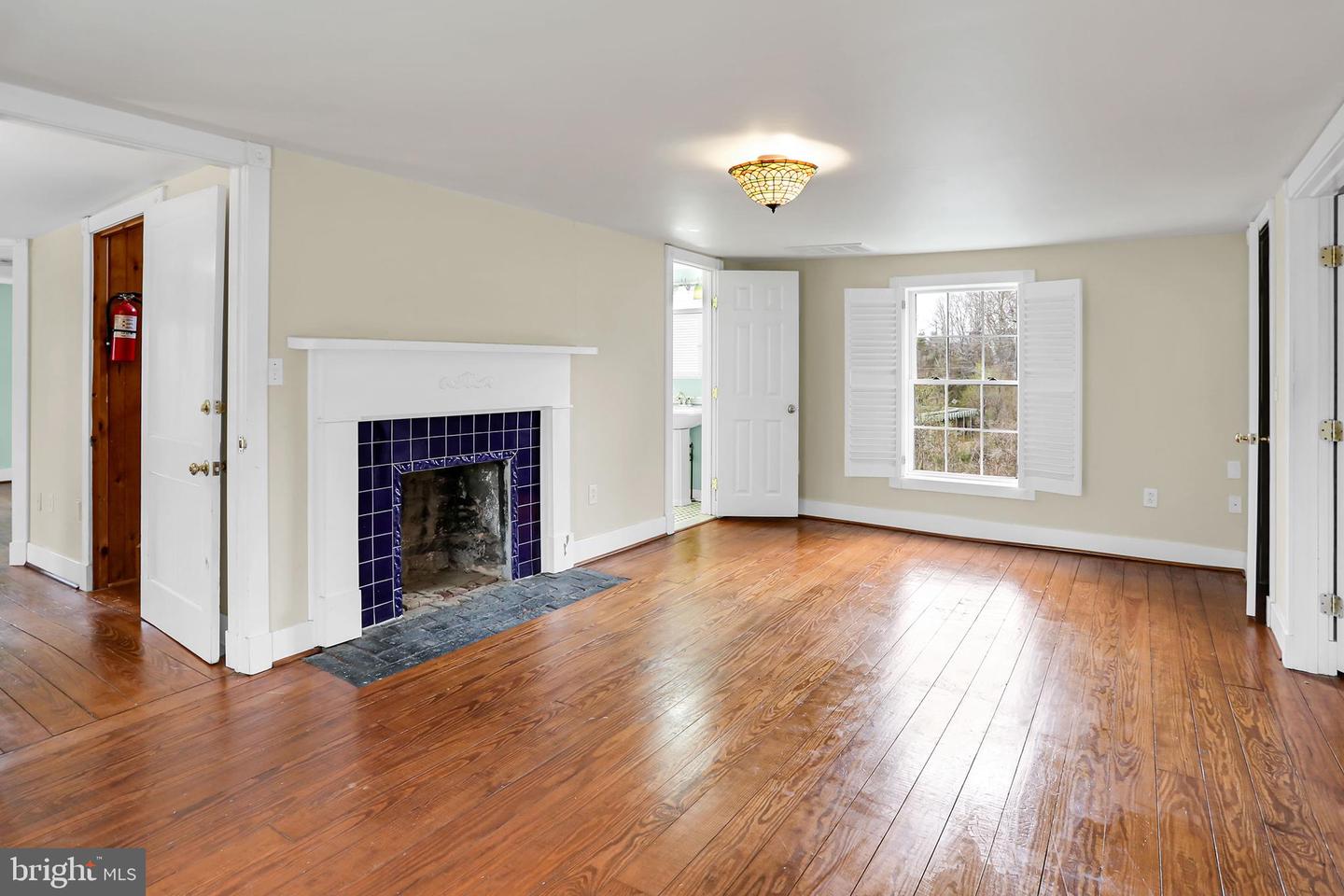 329 OLD BRIDGE RD, AMISSVILLE, Virginia 20106, 4 Bedrooms Bedrooms, ,3 BathroomsBathrooms,Residential,For sale,329 OLD BRIDGE RD,VACU2010876 MLS # VACU2010876