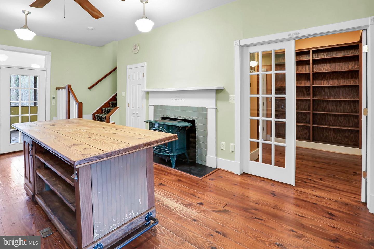 329 OLD BRIDGE RD, AMISSVILLE, Virginia 20106, 4 Bedrooms Bedrooms, ,3 BathroomsBathrooms,Residential,For sale,329 OLD BRIDGE RD,VACU2010876 MLS # VACU2010876