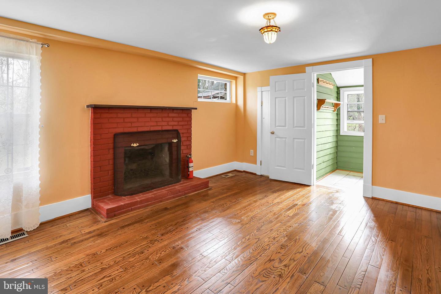 329 OLD BRIDGE RD, AMISSVILLE, Virginia 20106, 4 Bedrooms Bedrooms, ,3 BathroomsBathrooms,Residential,For sale,329 OLD BRIDGE RD,VACU2010876 MLS # VACU2010876