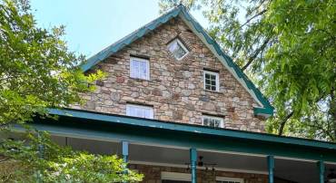329 OLD BRIDGE RD, AMISSVILLE, Virginia 20106, 4 Bedrooms Bedrooms, ,3 BathroomsBathrooms,Residential,For sale,329 OLD BRIDGE RD,VACU2010876 MLS # VACU2010876