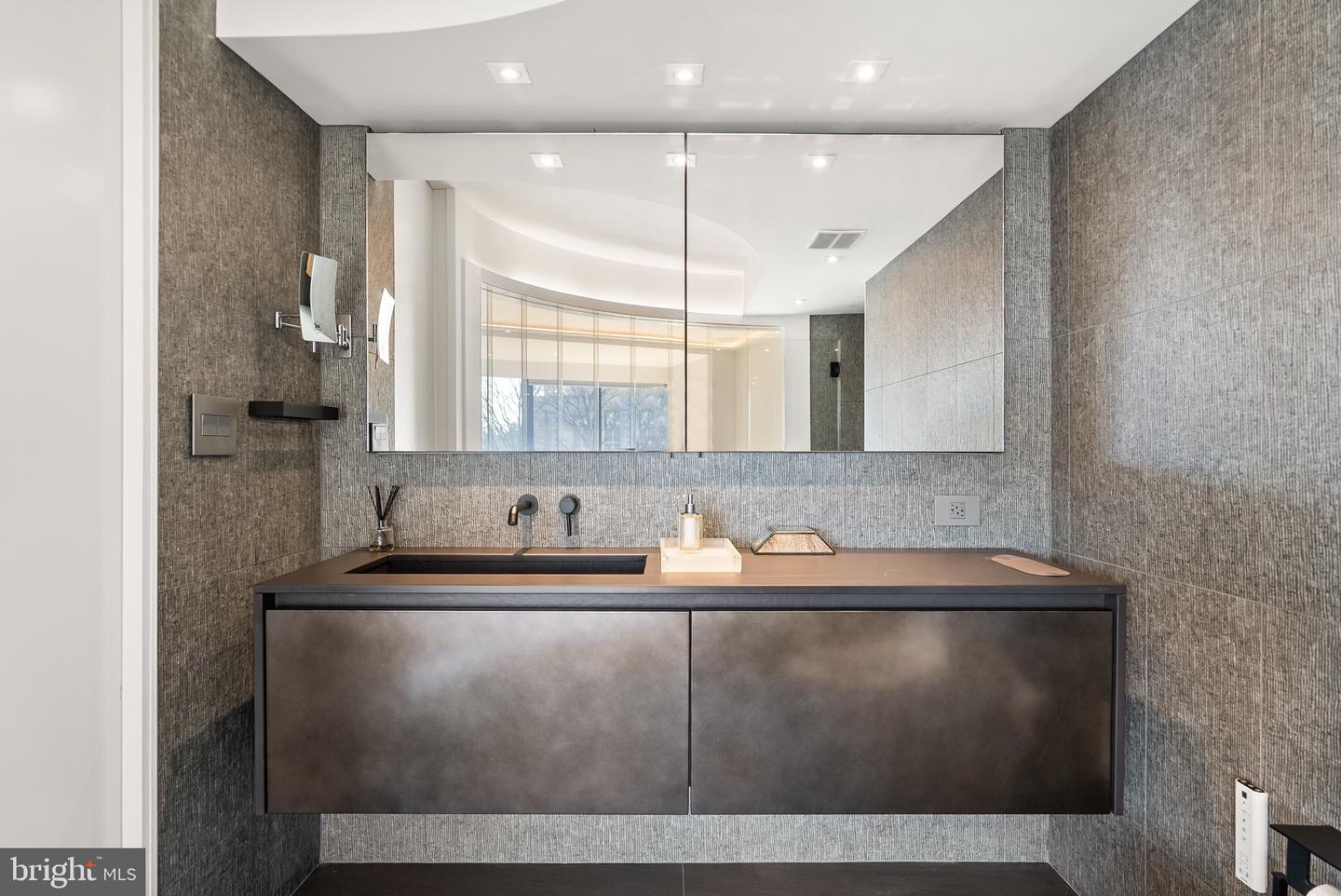 2510 VIRGINIA AVE NW #512-S, WASHINGTON, District Of Columbia 20037, 2 Bedrooms Bedrooms, ,2 BathroomsBathrooms,Residential,For sale,2510 VIRGINIA AVE NW #512-S,DCDC2188398 MLS # DCDC2188398